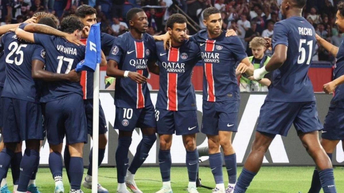 Los jugadores del PSG celebran un gol