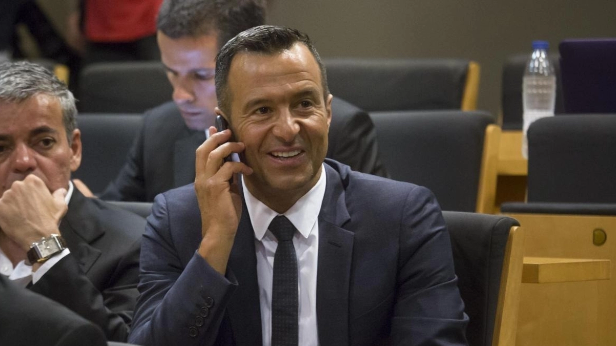 Real Madrid has two interested parties in Andriy Lunin / La Vanguardia