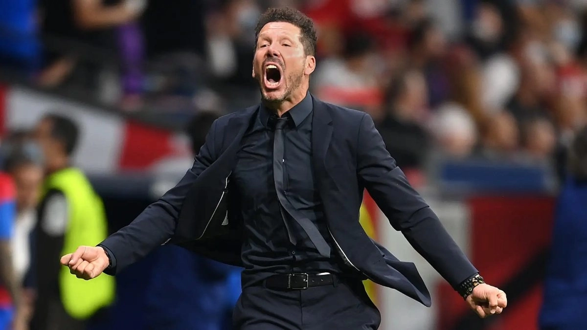Diego Simeone celebrates a goal for Atlético de Madrid