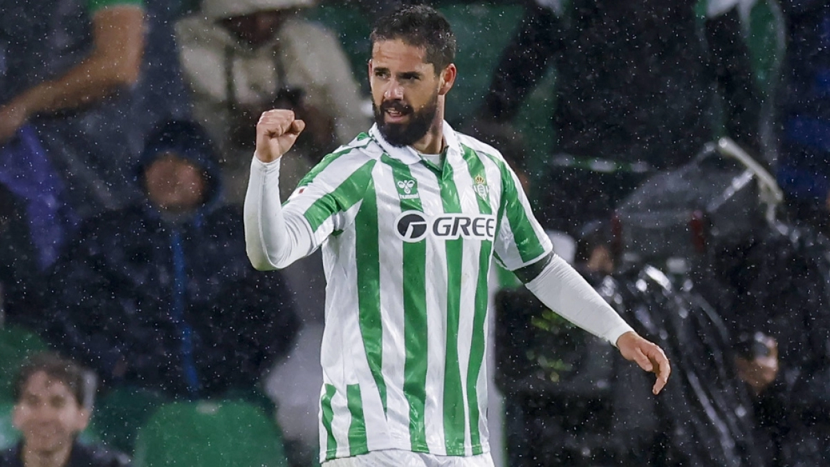 Real Betis negotiates the renewal of Isco.