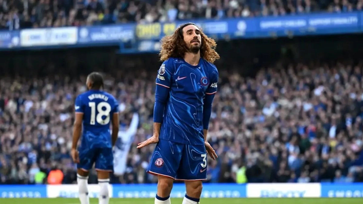 <p>Marc Cucurella celebrates a goal with Chelsea</p>