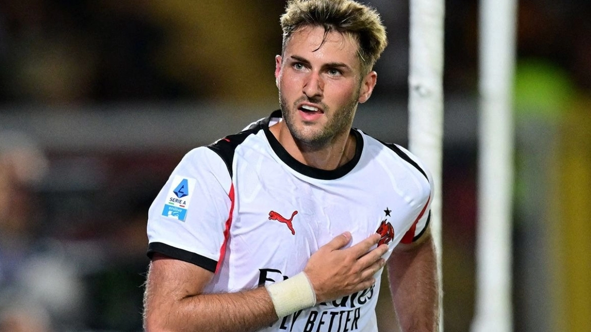 AC Milan, close to signing Santiago Giménez's replacement.