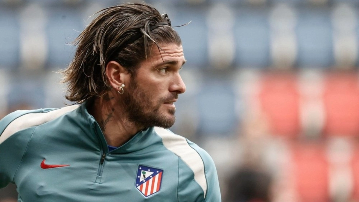 Rodrigo de Paul during a warm-up with Atlético de Madrid