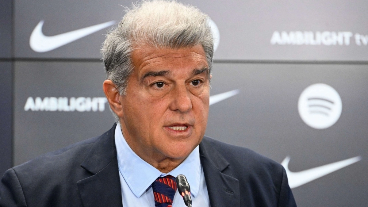 El Barcelona quiere a Van de Ven / Goal.com