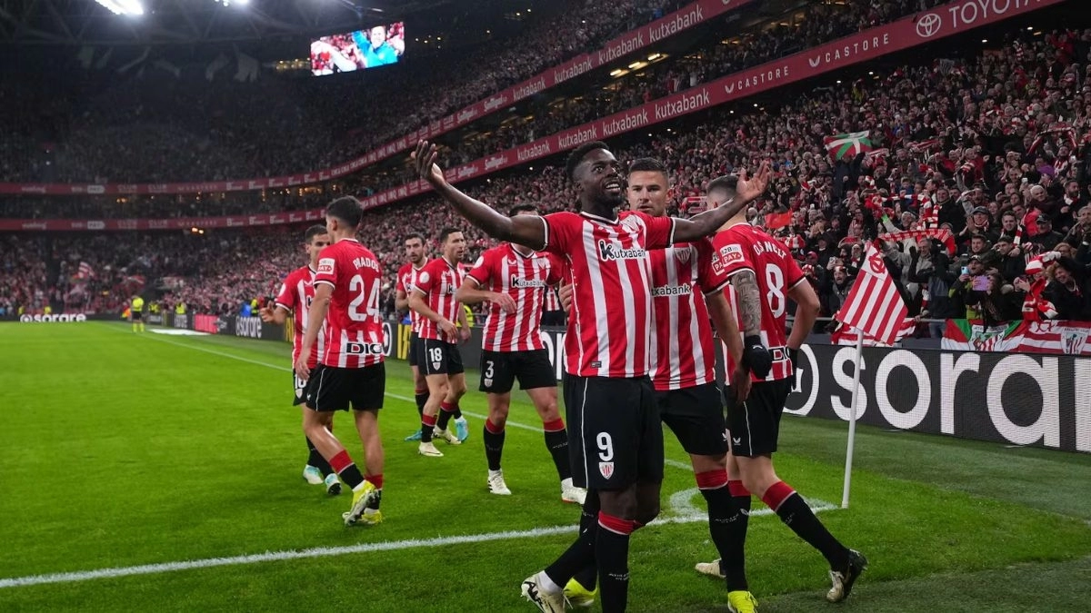 <p>Iñaki Williams celebrates a goal scored with Athletic Club at San Mamés.</p>