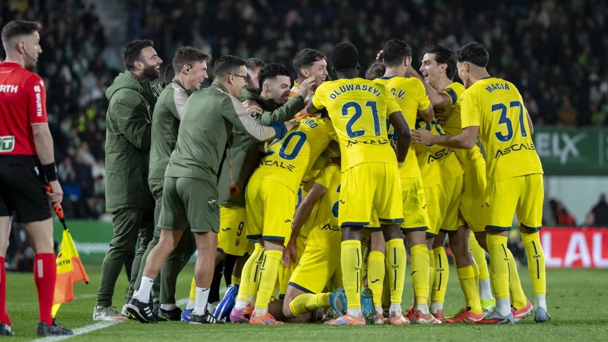 Los jugadores del Villarreal celebran un gol