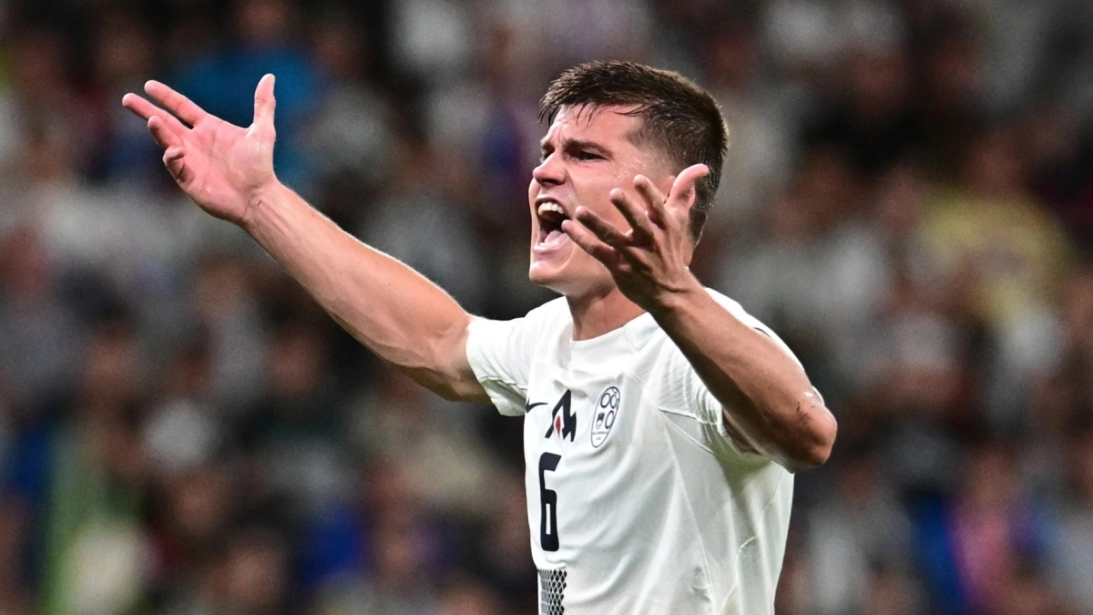 El Liverpool se interesa en el fichaje de Jaka Bijol