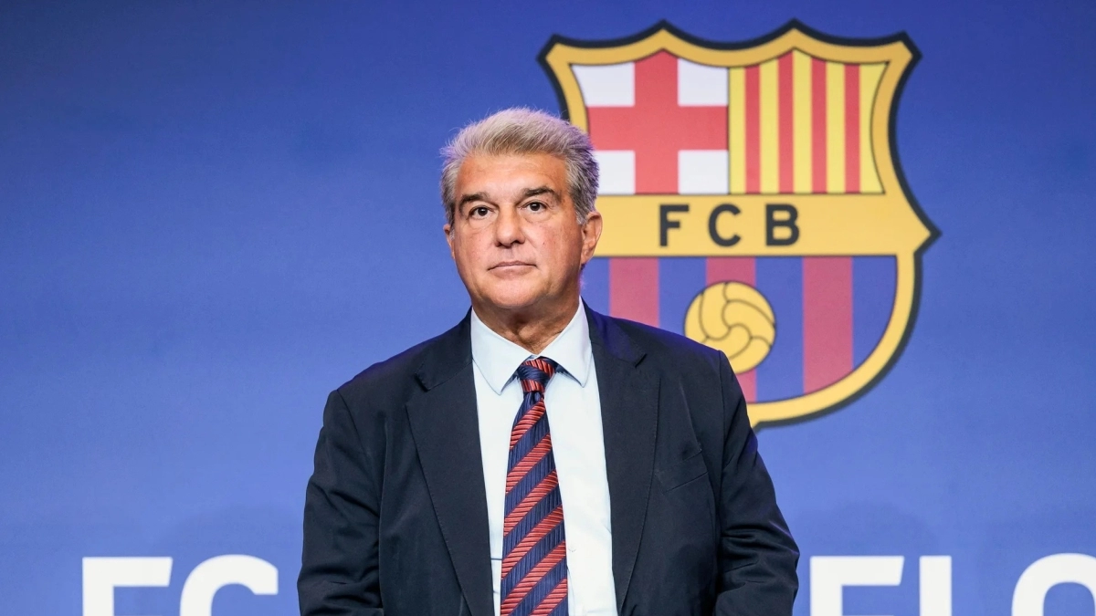 Barcelona signs Ajay Tavares / Antena3.com.