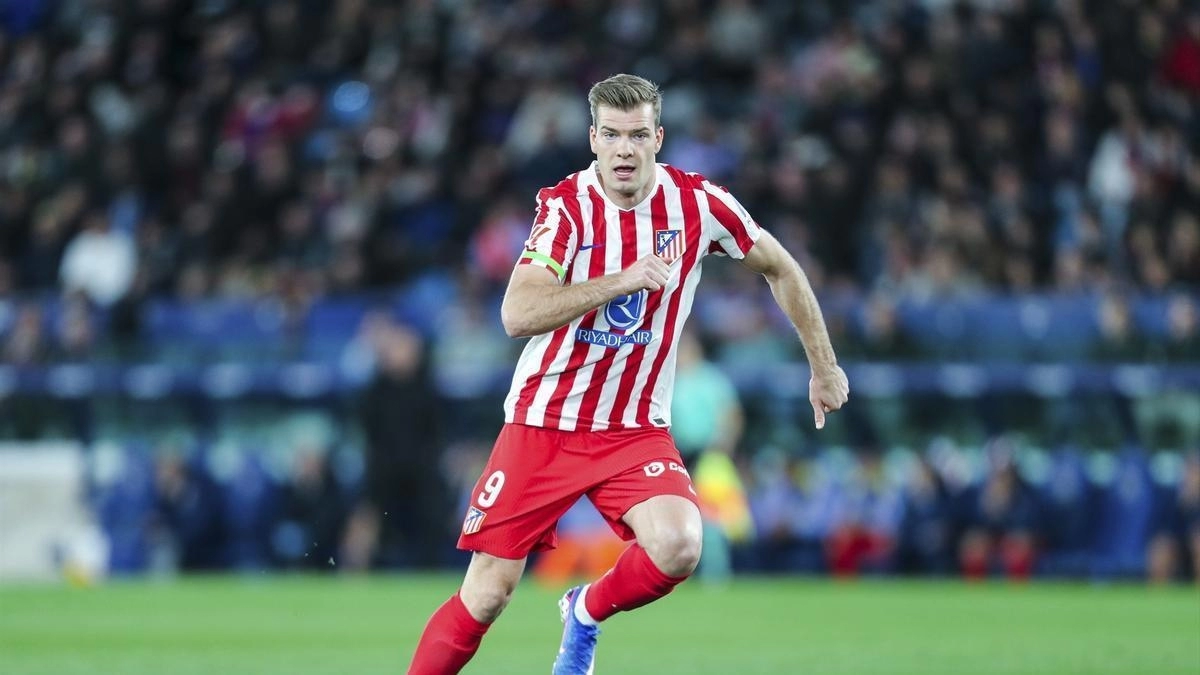 Alexander Sorloth durante un partido con el Atlético de Madrid
