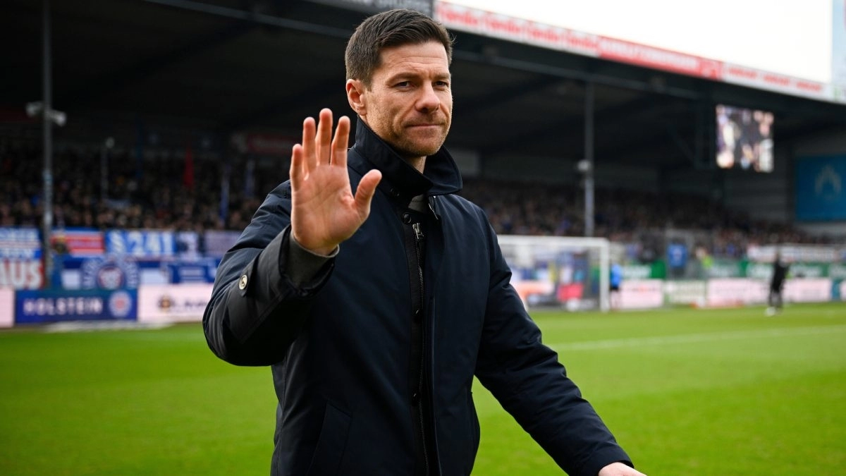 Xabi Alonso, without a team after leaving Real Madrid.