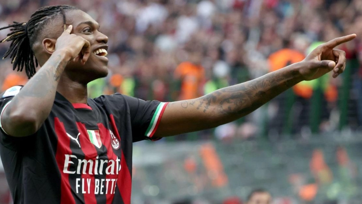 Offer of 80 million for Rafael Leao