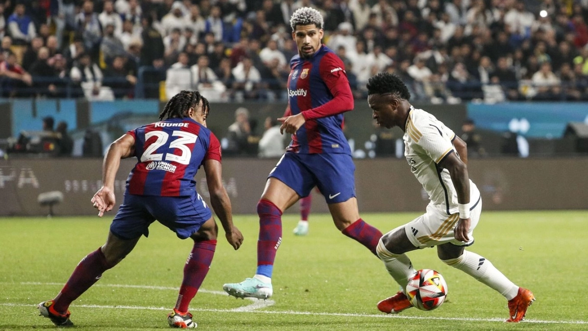 Real Madrid and FC Barcelona fight for the 17-year-old Italian gem | El Confidencial