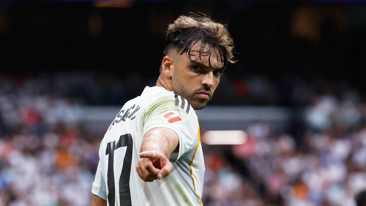 El Real Madrid estudia la venta de Asencio / Marca