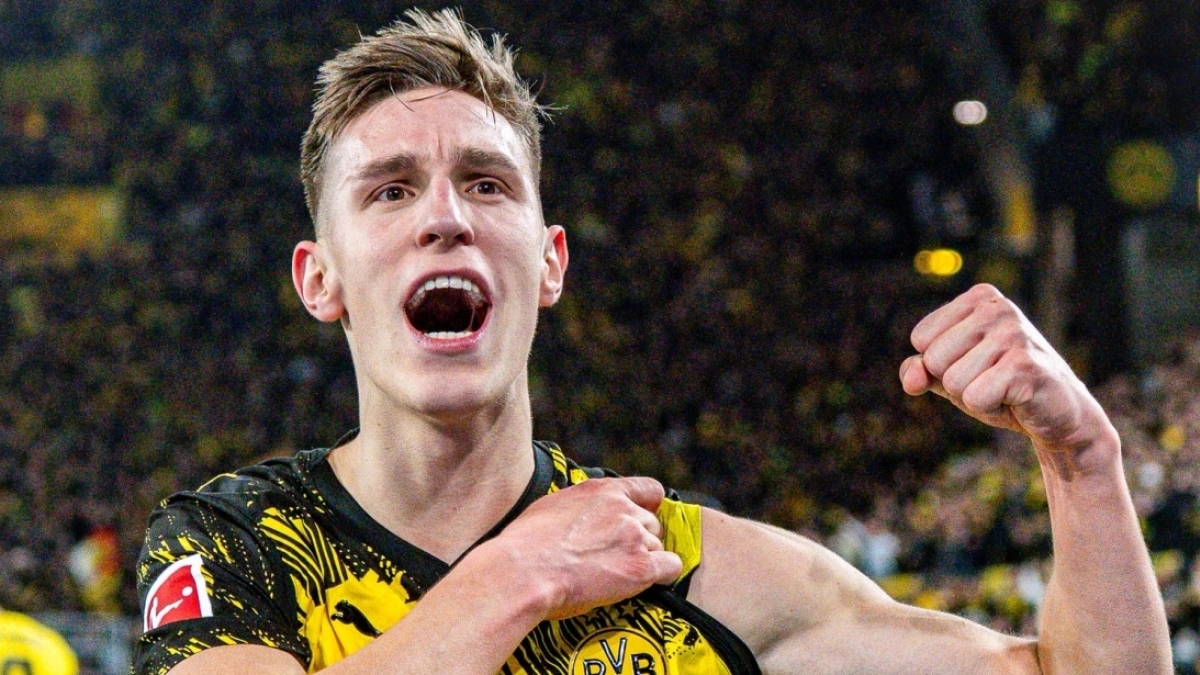 Manchester United, in pursuit of Nico Schlotterbeck.