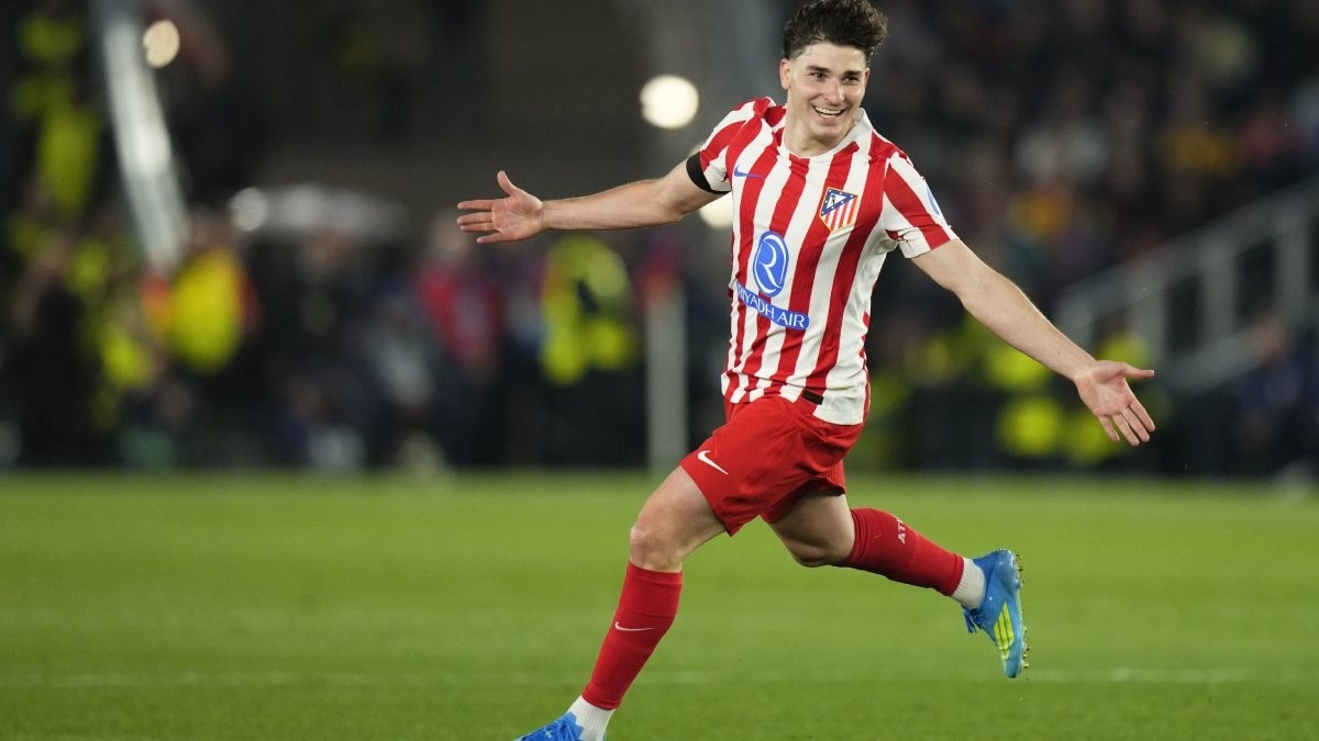 Julián Álvarez celebra un gol con el Atlético de Madrid