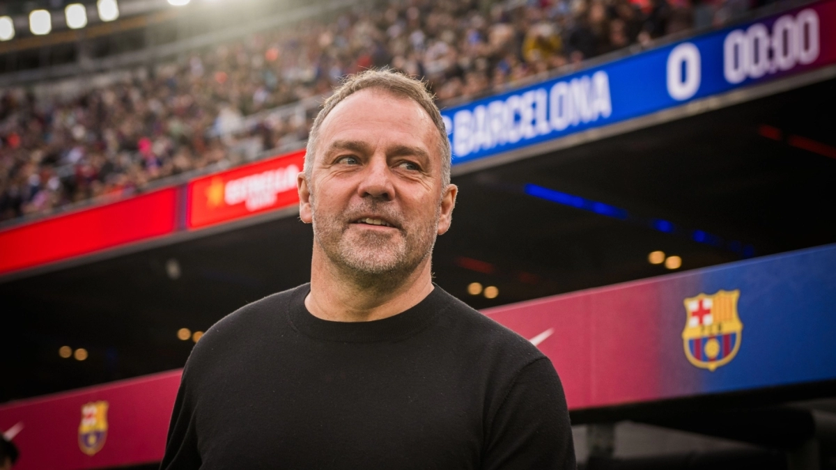 Hansi Flick asks for a key signing