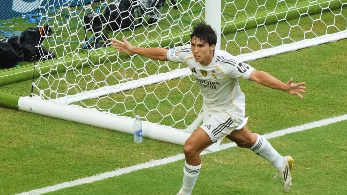 Gonzalo García celebra un gol anotado con el Real Madrid