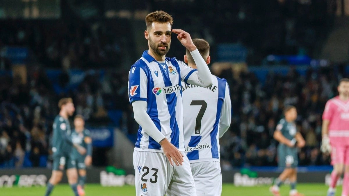 Brais Méndez celebra un gol anotado con la Real Sociedad