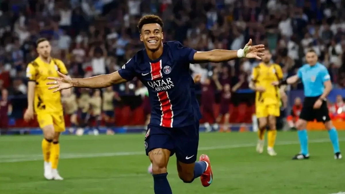 Désiré Doué celebra un gol anotado con el PSG en la final de la Champions League ante el Inter de Milán