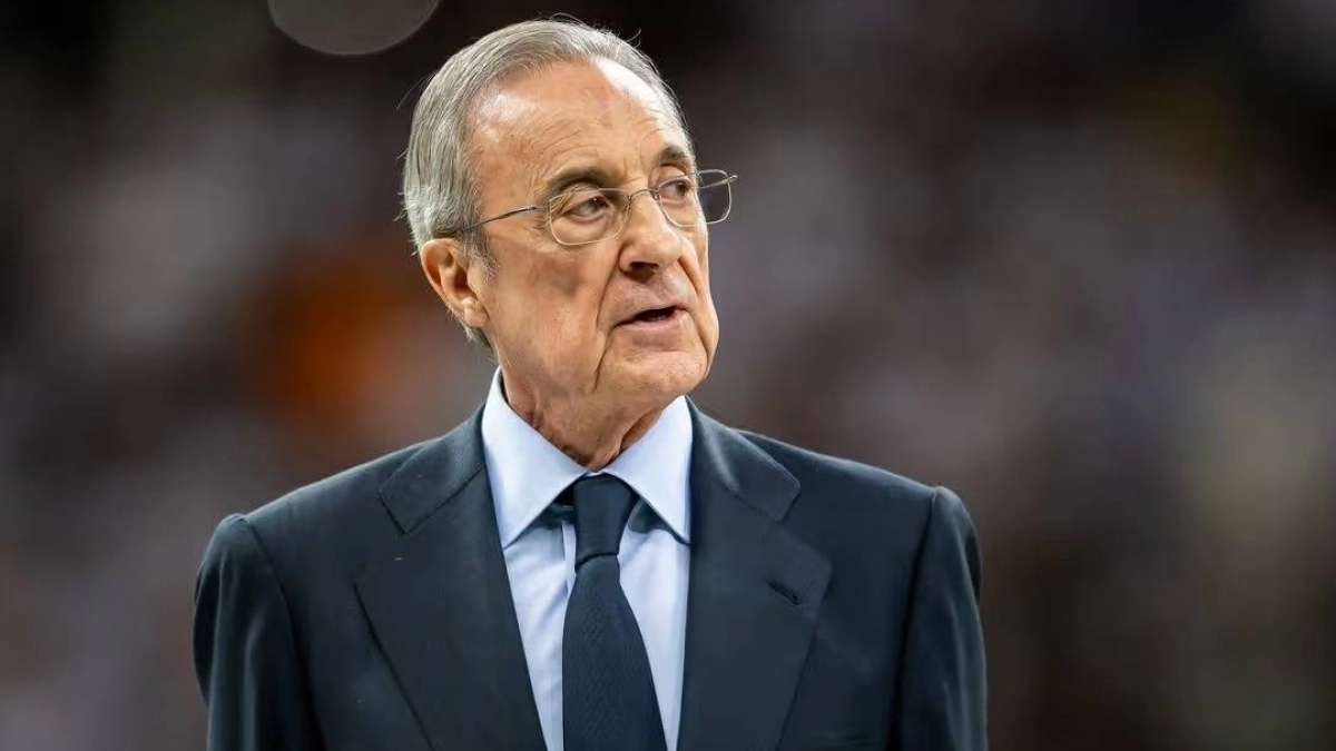 Real Madrid has decided to turn to the summer market to sign a left-back after confirming Ferland Mendy's serious injury, who will be out for five months. This setback is compounded by Álvaro Carreras's disappointing performance, criticized for his low level and alleged off-field incidents. With Fran García on the way out and Álvaro Arbeloa acting as interim, the club is considering three strategic names: Riccardo Calafiori, Myles Lewis-Skelly, and Nathaniel Brown.
