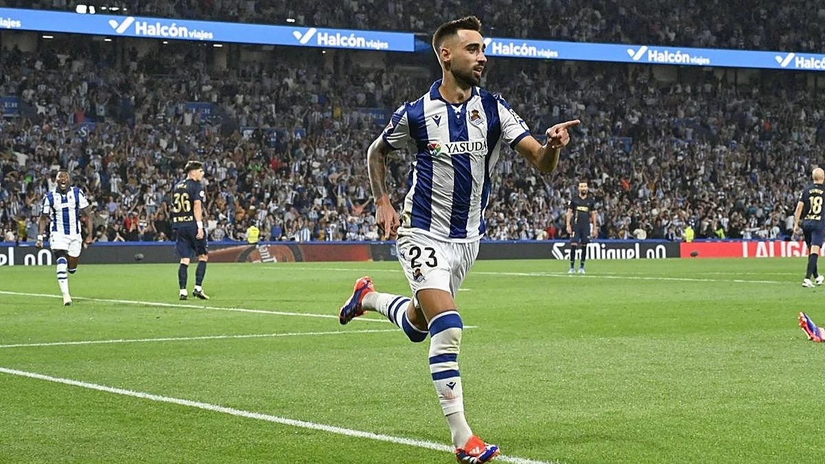 Brais Méndez celebra un gol anotado con la Real Sociedad