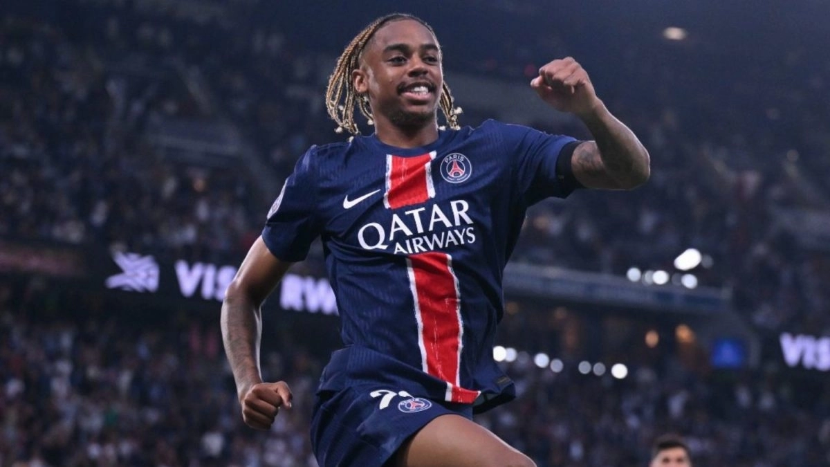 Bradley Barcola celebrates a goal with PSG.
