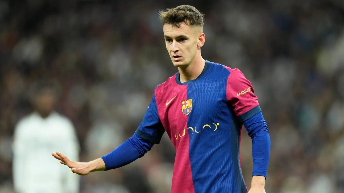 Marc Casadó durante un partido con el Barcelona
