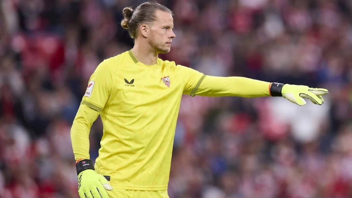 Sevilla FC is looking for a cost-free goalkeeper.