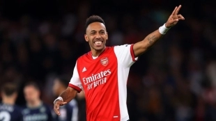 Aubameyang decide bajarse el sueldo para fichar por el Barcelona