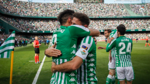 Alavés, Getafe y Betis batallan por un central "Foto: Marca"