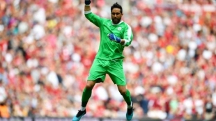 El Betis fichará a otro portero junto a Bravo. Foto: La Tercera