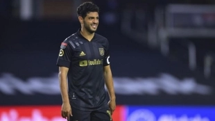Una oferta de LaLiga podría traer a Carlos Vela de vuelta a España. Foto: Mediotiemopo