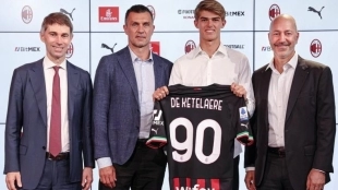 La primera oferta del AC Milan por Charles De Ketelaere