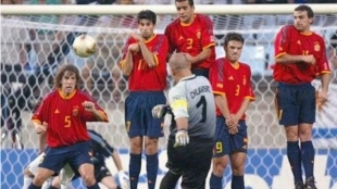 Chilavert, uno de los grandes lanzando faltas.