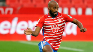 Valencia y Granada avanzan por el traspaso de Dimitri Foulquier "Foto: "