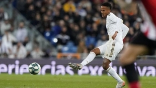 Éder Militao asume el reto de la defensa del Real Madrid. Foto: Marca