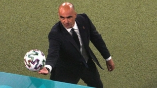 El Barcelona toca la puerta de Roberto Martínez
