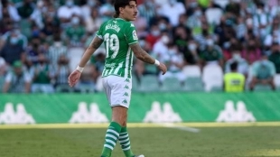 El lateral derecho del Arsenal desea regresar a Sevilla. Foto: ElDesmarque