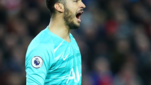 Un futbolista argentino busca salir de su club "Foto: Football.London"