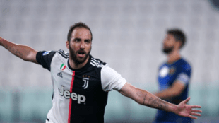 "Gonzalo Higuaín demuestra su intención de seguir en la Juve. Foto: Getty Images"