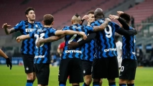 Los tres mediocampistas que va a vender el Inter de Milán