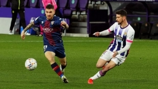Los tres equipos españoles que siguen los pasos de Javi Galán, revelación de La Liga