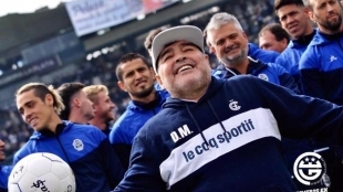 Maradona continuará en Gimnasia y Esgrima / Eldesmarque.com