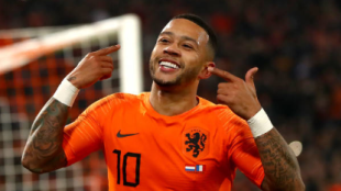 "El alivio de Memphis Depay. Foto: Getty Images"