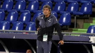 Pellegrini ya ha comunicado a 8 jugadores que no seguirán en el Real Betis. Foto: MundoDeportivo