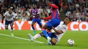 La primera gran noche de William Saliba en la Premier League