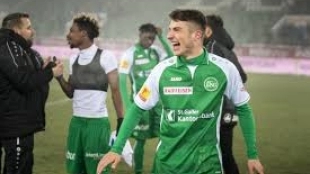 El ‘tapado’ para la zaga del Valencia. Foto: AGONAsports