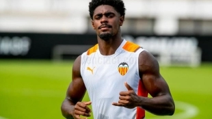 Thierry Correia renueva con el Valencia CF "Foto: TimeJust"