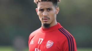 El error del Arsenal con William Saliba "Foto: talkSport"