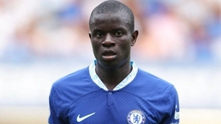 Kanté negocia su renovación con el Chelsea / Daily Express